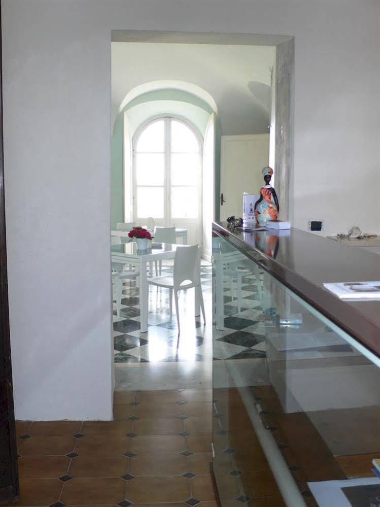 Dimora Castello Dei Conti Panzió Trinità Kültér fotó
