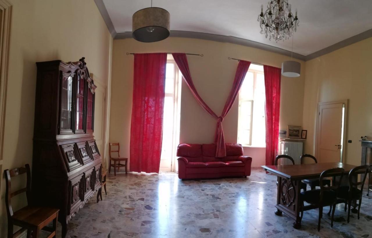 Dimora Castello Dei Conti Panzió Trinità Kültér fotó